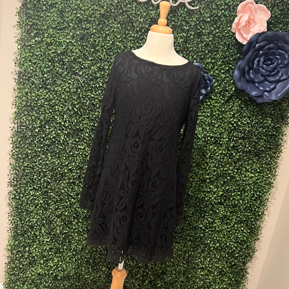 Lace overlay, sheer long sleeve, black dress, stretchy!!